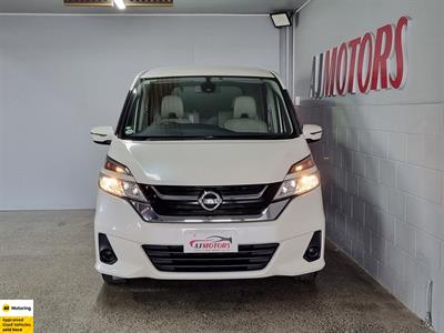 2017 Nissan Serena - Thumbnail