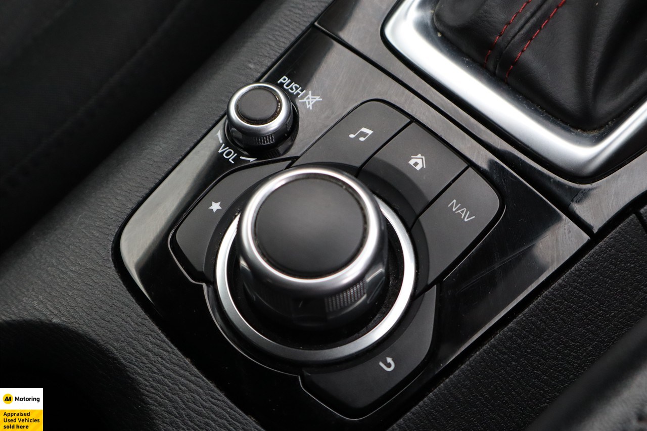 2015 Mazda Axela