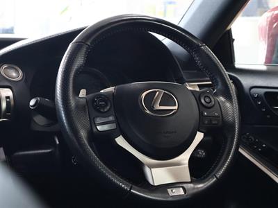 2016 Lexus IS 200t - Thumbnail