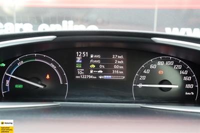 2016 Toyota Sienta - Thumbnail