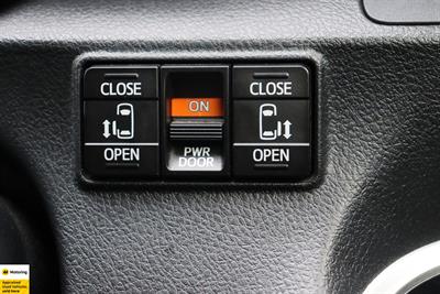 2016 Toyota Sienta - Thumbnail