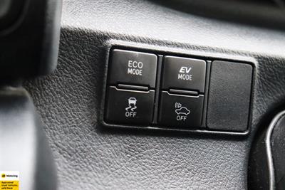 2016 Toyota Sienta - Thumbnail