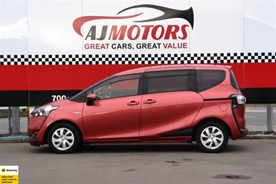 2016 Toyota Sienta - Thumbnail