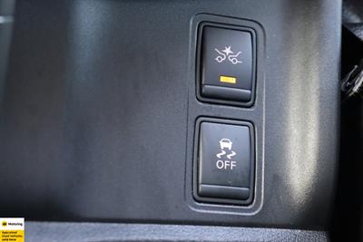 2016 Nissan Serena - Thumbnail