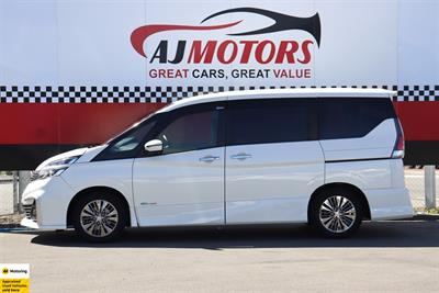 2016 Nissan Serena - Thumbnail