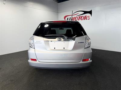 2012 Honda FIT SHUTTLE HYBRID - Thumbnail