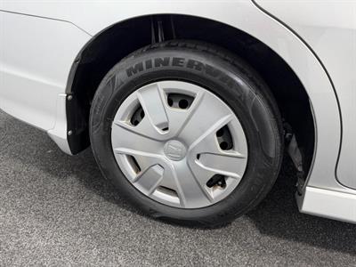 2012 Honda FIT SHUTTLE HYBRID - Thumbnail