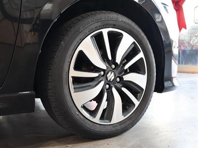 2018 Suzuki Swift - Thumbnail