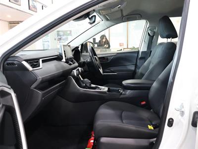 2021 Toyota RAV4 - Thumbnail
