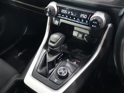 2021 Toyota RAV4 - Thumbnail