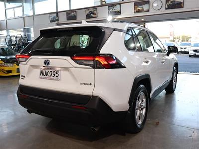 2021 Toyota RAV4 - Thumbnail