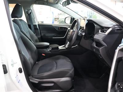2021 Toyota RAV4 - Thumbnail