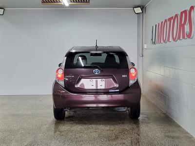 2014 Toyota Aqua - Thumbnail