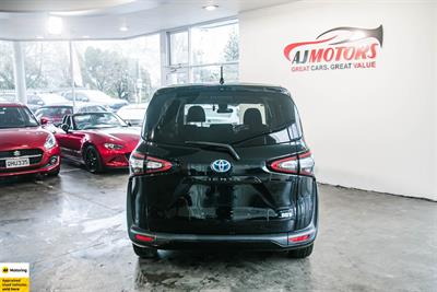 2017 Toyota Sienta - Thumbnail