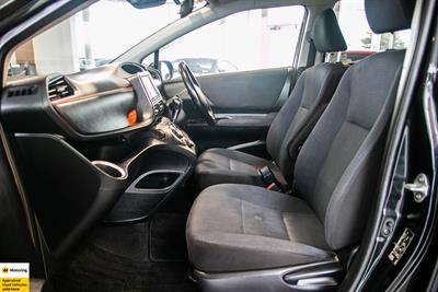 2017 Toyota Sienta - Thumbnail