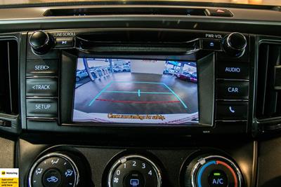 2018 Toyota RAV4 - Thumbnail