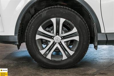 2018 Toyota RAV4 - Thumbnail