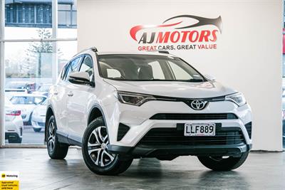 2018 Toyota RAV4 - Thumbnail