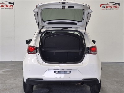 2020 Mazda 2 - Thumbnail