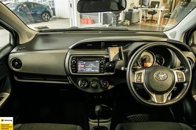 2016 Toyota Yaris - Thumbnail
