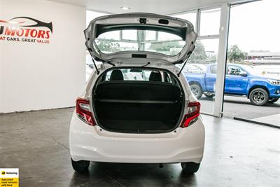 2016 Toyota Yaris - Thumbnail