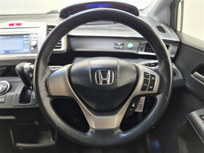 2013 Honda Freed - Thumbnail