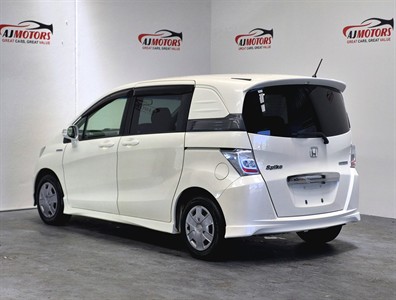 2013 Honda Freed - Thumbnail