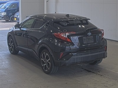 2017 Toyota C-HR - Thumbnail