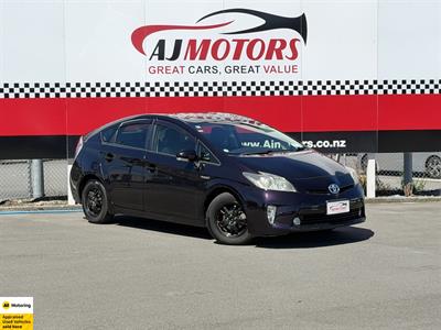 2013 Toyota Prius - Thumbnail