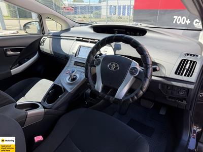 2013 Toyota Prius - Thumbnail