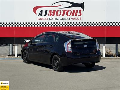 2013 Toyota Prius - Thumbnail
