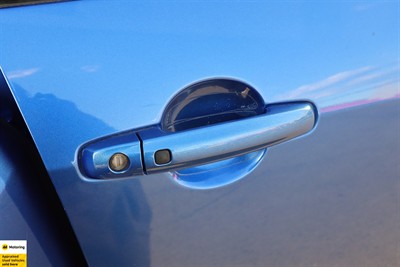 2014 Suzuki Swift - Thumbnail