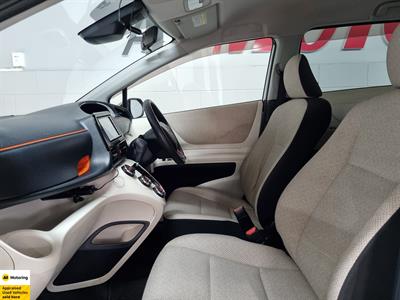 2017 Toyota Sienta - Thumbnail