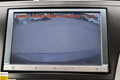 2012 Toyota Prius Alpha - Thumbnail