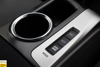 2012 Toyota Prius Alpha - Thumbnail