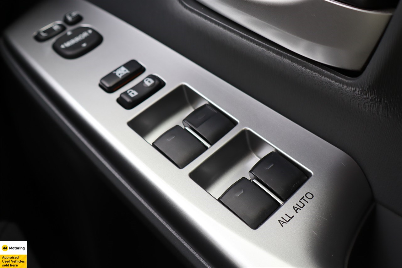 2012 Toyota Prius Alpha