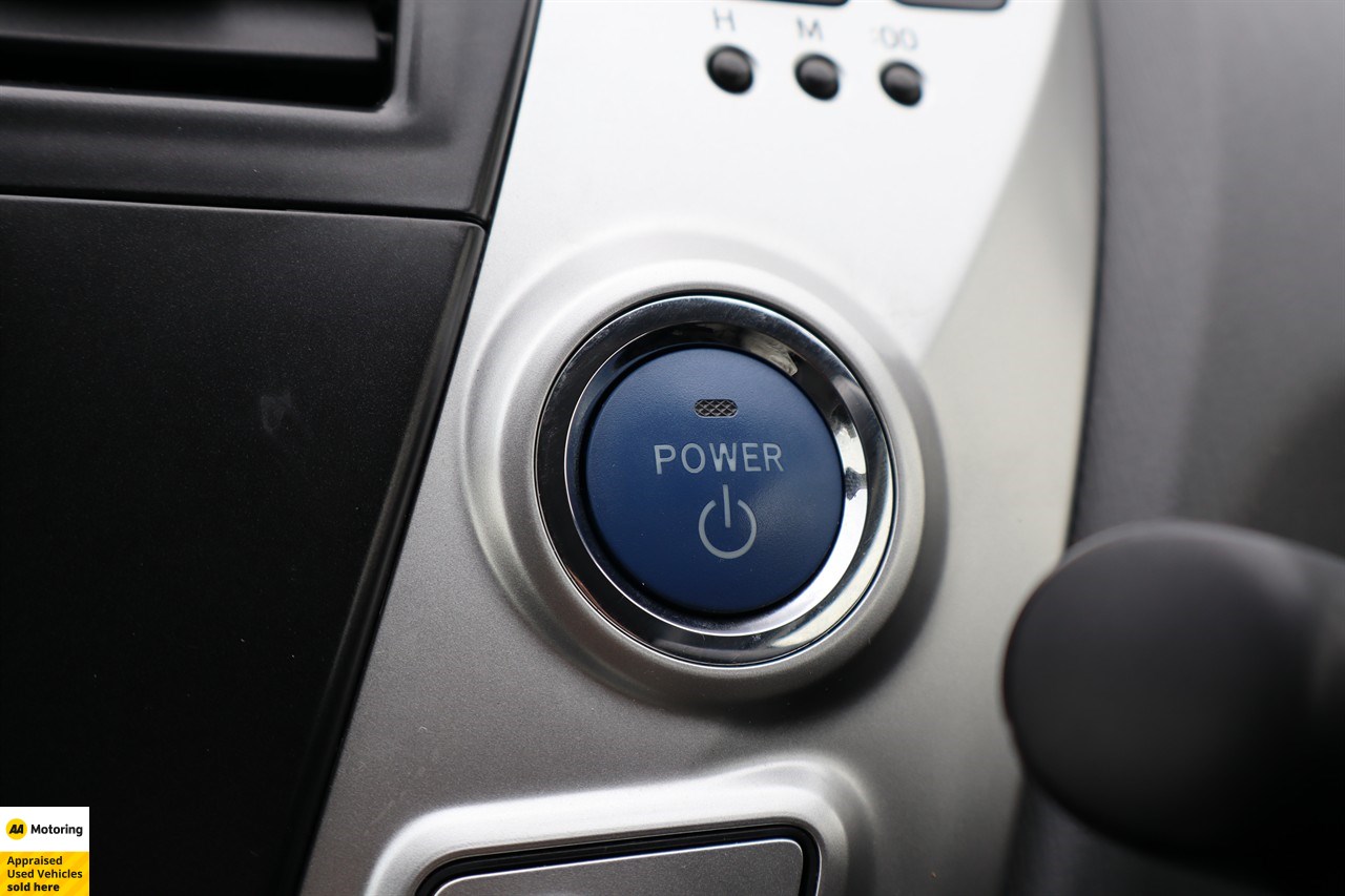 2012 Toyota Prius Alpha