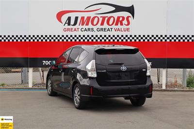 2012 Toyota Prius Alpha - Thumbnail