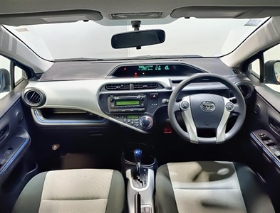 2013 Toyota Aqua - Thumbnail