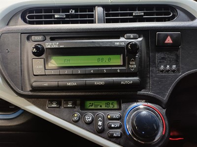 2013 Toyota Aqua - Thumbnail