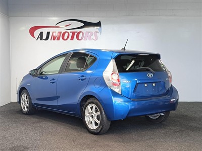 2013 Toyota Aqua - Thumbnail