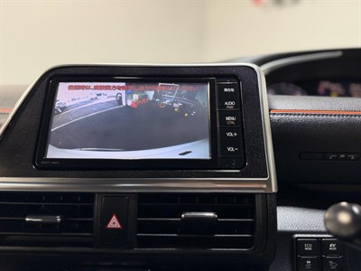 2016 Toyota Sienta - Thumbnail