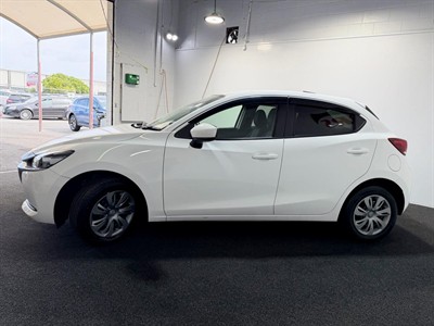 2020 Mazda MAZDA2 - Thumbnail