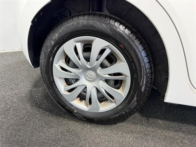 2020 Mazda MAZDA2 - Thumbnail