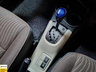 2012 Toyota Aqua - Thumbnail