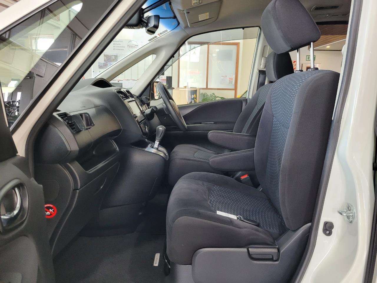 2016 Nissan Serena