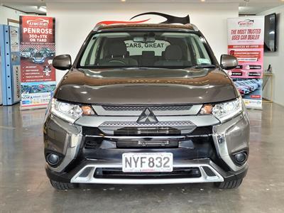 2021 Mitsubishi Outlander - Thumbnail