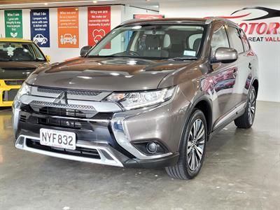 2021 Mitsubishi Outlander - Thumbnail