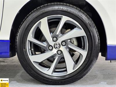 2016 Toyota Aqua - Thumbnail