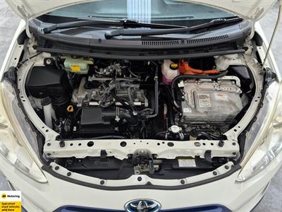 2016 Toyota Aqua - Thumbnail